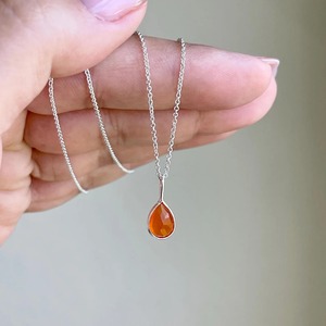 Collier pendentif goutte en cornaline orange vif, fait main, en argent sterling 925, pierre de naissance de juillet, délicat, véritable, vitalité - Product Image 2
