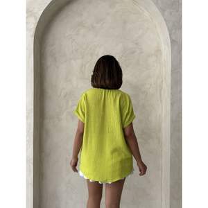 เสื้อเชิ้ตผ้าลินินสีเขียวพิสตาชิโอ Topshow สำหรับผู้หญิง เสื้อผู้หญิงพร้อมกระเป๋าปักลาย ขายส่งเสื้อเชิ้ตผ้าลินิน - Product Image 1