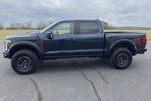 2025 FR0D F-150 Raptor R Low Mileage Sound Engine Automatic Transmission Panoramic Sunroof LED Headlights Ready to Ship - Product Image 4