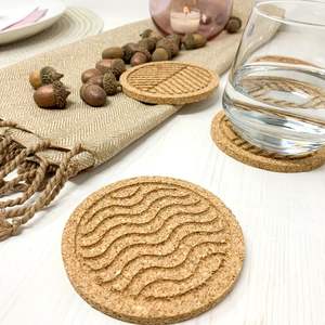 Posavasos de ratán redondos tejidos a mano de alta calidad con soporte, manteles individuales tejidos por calor aislados de cerámica clásica, juego de posavasos ecológico - Product Image 1