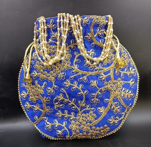 Bolso Potli Indio Hecho a Mano para Mujer, Bordado con Espejo y Perlas, Bolso Étnico para Fiesta, Bolso de Novia, Bolsa para Joyas - Product Image 1