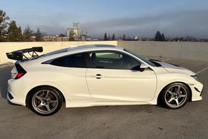 Honda Civic Si Coupé 2019 Usado en Buenas Condiciones, Modificaciones para Calle y Pista - Product Image 2