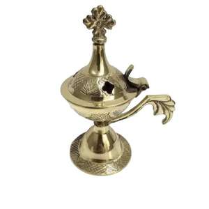 เตาเผาเครื่องหอมอินเดียแบบพกพา ทำจากทองเหลืองคุณภาพสูง ดีไซน์หรูหรา สำหรับใช้ในบ้าน บรรจุไม้จันทน์หอมธรรมชาติ 100% รับผลิตตามสั่ง ขายส่ง - Product Image 4