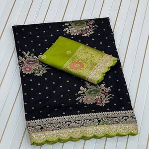 Sari de Seda Pesada VASTRA COTTAGE con Bordado, Cordón, Lentejuelas, Borde con Trabajo Meenakari, Tejido Zari en el Cuerpo y Blusa en Contraste - Product Image 1