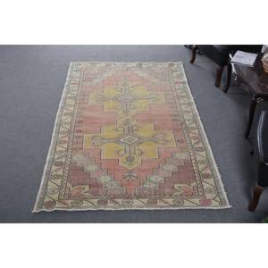 Alfombra turca Vintage de 4,6x8,3 pies, diseño clásico de retazos rectangulares de área grande, látex de lana rosa amarilla para pasillo de dormitorio - Product Image 1