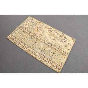 Alfombra Turca Vintage Pequeña de 1.8x2.8 pies, Alfombra de Lana con Estampado Animal Amarillo y Azul - Product Image 1