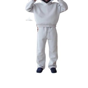 Ensemble de survêtement personnalisé pour homme en coton/polyester 500 g/m² coupe droite, sweat à capuche et pantalon de jogging en molleton, style streetwear, design 2-en-1 pour l'automne - Product Image 1