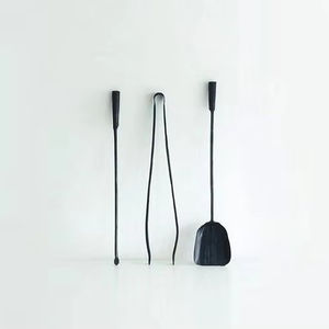 Ensemble d'outils de cheminée en fer de luxe avec base stable et outils classiques conçus pour l'élégance et l'utilité au foyer - Product Image 1