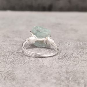Nueva llegada de joyería de piedra en bruto anillo de mujer aguamarina natural piedra preciosa en bruto marzo piedra natal banda de alambre 925 anillo de plata esterlina - Product Image 5