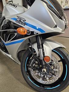 มอเตอร์ไซค์ GSX-R1000 ปี 2025 พร้อมจำหน่าย มีสินค้าใหม่ในสต็อก - Product Image 3