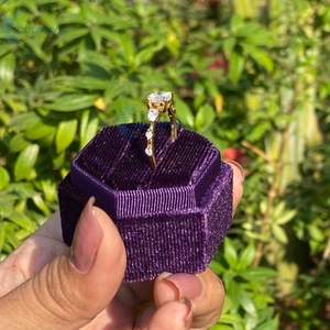 Anillo de compromiso de corte brillante redondo de 1CT VVS1 Moissanite Anillo DE BODA único Anillo de promesa de oro amarillo sólido de 14K Regalo para ella - Product Image 3