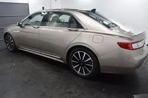 Lincoln Continental 2020 en parfait état - Product Image 2