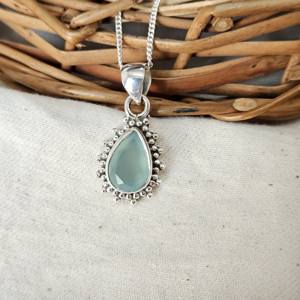 Pendentif élégant et stylé en calcédoine aqua facettée légère, en argent sterling 925, forme goutte - Bijou unisexe raffiné - Product Image 4