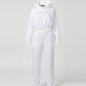 Trajes Deportivos para Mujer con Diseño Personalizado y Bajo MOQ, Ropa Deportiva para Mujer para Uso en Exteriores, Traje Deportivo para Mujer con Color Personalizado - Product Image 3