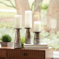 Rein Handgefertigter Umweltfreundlicher Kerzenhalter mit Holzsockel und Schwarz Beschichtetem Metallgriff, Einzelstück zu Günstigen Preisen für Weihnachten