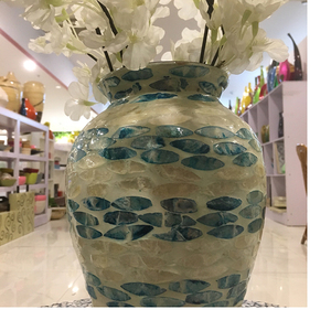 Jarrón de Flores Elegante y Moderno de Lujo Huong Dang con Madreperla en Colores Blanco, Dorado Claro y Azul, Decoración de Alta Calidad para el Hogar, Vietnam - Product Image 6