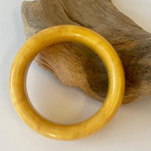 Bracelet jonc en ambre de la Baltique couleur beurre de cacahuète, pièce unique d'ambre ; Bracelet jonc en ambre jaune, forme circulaire, lisse, poli, naturel - Product Image 5