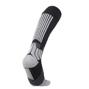 ถุงเท้าเดินป่าเล่นสกีสำหรับผู้ชาย ทำจากขนแกะเมอริโน ป้องกันการลื่น ซับแรงกระแทก เหมาะสำหรับกีฬาฤดูหนาว พร้อมโลโก้ที่ปรับแต่งได้ ฟรีไซส์ - Product Image 4