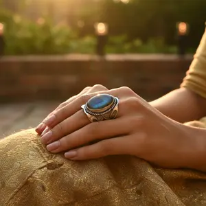Anillo Ajustable de Labradorita para Mujer, Joyería Moderna con Incrustaciones de Piedras Preciosas Naturales - Product Image 1