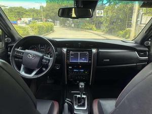 โตโยต้า ฟอร์จูนเนอร์ เลเจนเดอร์ 2.8L V4 SUV ปี 2022 มือสอง สภาพดี - Product Image 4