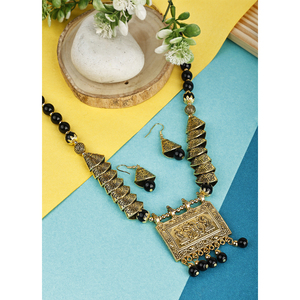 Samosa carrée en onyx noir avec perles oxydées - Product Image 1