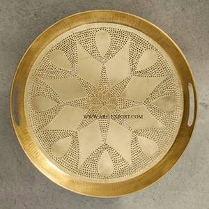 Plateau de service de nourriture martelé de forme ronde le plus vendu conception attrayante plateau de service de nourriture en laiton de grande taille fabriqué à la main en Inde - Product Image 1