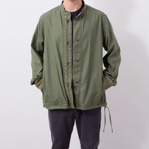 Chaqueta verde para hombre con cuello alto, informal, ligera, estilo urbano, con botones, ajuste relajado, dobladillo con cordón, estilo minimalista. - Product Image 2