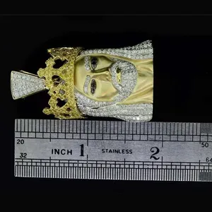 Pendentif pour homme en argent 925 avec tête de Jésus couronnée, serti de moissanite ronde taille brillant de 3,8 carats - Product Image 4