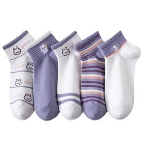 Chaussettes courtes d'été confortables pour femmes, plusieurs styles de dessins animés mignons, respirantes, absorbant la transpiration, pour un usage quotidien, style universitaire - Product Image 1