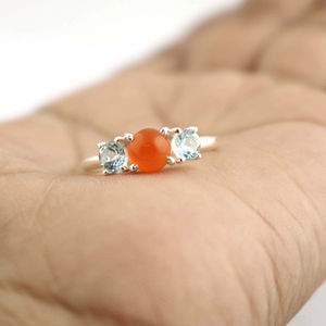 Anillo Apilable Delicado de Plata de Ley 925 con Topacio Azul y Piedra Preciosa de Cornalina Engastada en Puntas para Mujer - Product Image 1