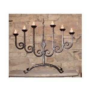 Ensemble de bougeoirs en métal à finition antique, adapté à une utilisation intérieure et extérieure, mariages, fêtes, occasions festives ou à la maison - Product Image 1