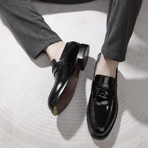 Chaussures brogues en cuir de vachette de haute qualité avec embout renforcé et semelle amortissante, chaussures de bureau pour hommes, chaussures habillées - Product Image 2