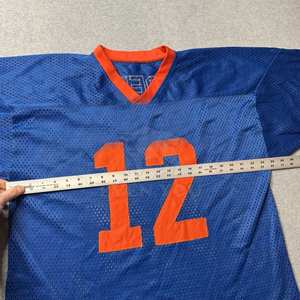 Camiseta Deportiva de Malla Bordada con Diseño Personalizado, Cuello en V Corto, 100% Poliéster, Tejido Ligero y Transpirable para Uniformes de Equipo y Entrenamiento - Product Image 5