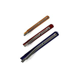 Ensemble de 3 serrures à pression de haute qualité, instruments chirurgicaux en acier inoxydable de chirurgie plastique personnalisés - Product Image 4