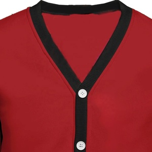 เสื้อสเวตเตอร์ถักคอวีแขนยาวสำหรับนักเรียนลายทางสีแดงและสีดำโลโก้วิทยาลัยแบบกำหนดเอง - Product Image 2