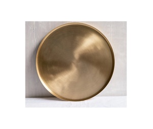Bandeja de servicio de diseñador de latón forma redonda hecha a mano al por mayor Plato decorativo de comida de deshierbe bandeja de servicio de comida chapada en oro - Product Image 5