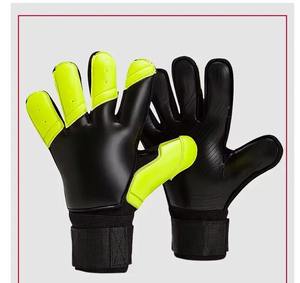 ถุงมือผู้รักษาประตูดีไซน์ใหม่คุณภาพสูง - Product Image 3