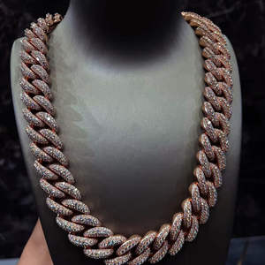 Chaîne cubaine en or rose personnalisée avec diamant moissanite taille ronde, bijoux de corps unisexe avec placage, cadeau pour lui et elle - Product Image 1