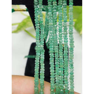 Joyería de Cuentas Facetadas Naturales con Esmeraldas de Zambia, Color Verde Gema - Product Image 2