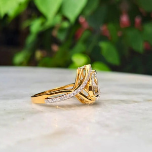 Bague de fiançailles pour femme en or massif 18 carats avec diamant taille poire, sertissage pavé géométrique, style classique, joaillerie fine - Product Image 2