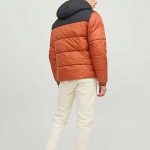 Chaqueta acolchada ligera de moda con carcasa resistente al agua Logotipo personalizado Acolchado suave y diseño de calle de invierno duradero - Product Image 2