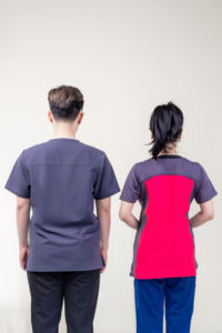 Chemise d'allaitement médicale surdimensionnée Anti-rides séchage rapide tissu lisse doux Service ODM/OEM pour commande en gros personnaliser la conception FMF - Product Image 6