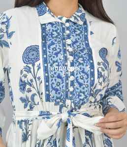 ชุดเดรสผ้าฝ้ายออร์แกนิคพิมพ์ลายดอกไม้แบบแฮนด์บล็อกจากเมืองจาปุร ชุดเดรสฤดูร้อนน้ำหนักเบาสำหรับผู้หญิง - Product Image 2