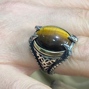 Anillo de garra de plata 925 hecho a mano para hombre, anillo de piedras preciosas de piedra de ojo de Tigre, joyería fina - Product Image 1