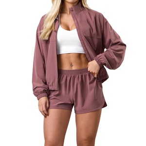 Conjunto de Chaqueta y Pantalones Cortos Ligeros de Verano para Mujer, Color Marrón Ciruela, de Alta Calidad, con Cierre Completo y Largo hasta el Tobillo - Product Image 1
