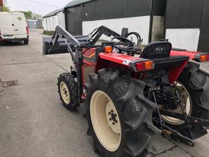 Livraison gratuite Tracteur compact FX-265 avec nouveau chargeur frontal |   26HP 1.46L 3 cylindres Diesel |   4x4 |   9F/3R Power Shift |   Capacité de levage de 350 kg - Product Image 3