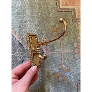 Ganchos para llaves de latón elegantes y elegantes Diseño minimalista con líneas limpias para casas con estilo Herramienta de metal al mejor precio - Product Image 2