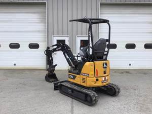 Miniexcavadoras John Deere 17G Usadas, Excavadora Diesel con Cabina y Sistema Hidráulico Auxiliar de Alto Flujo en Venta - Product Image 3