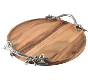 Plateau de service en bois au design unique de taille personnalisée avec poignée en métal Caractéristiques décoratives en acier inoxydable et laiton pour usage domestique - Product Image 1