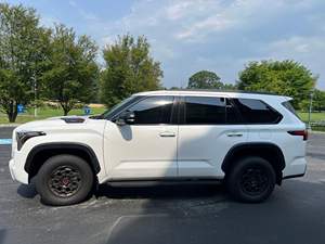 Toyota Sequoia TRD Pro 2023 USADA EN BUEN ESTADO - Product Image 2